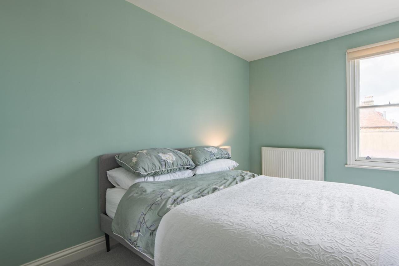 Blackhorse Loft - Spacious Apartment By The Sea Deal Exterior photo