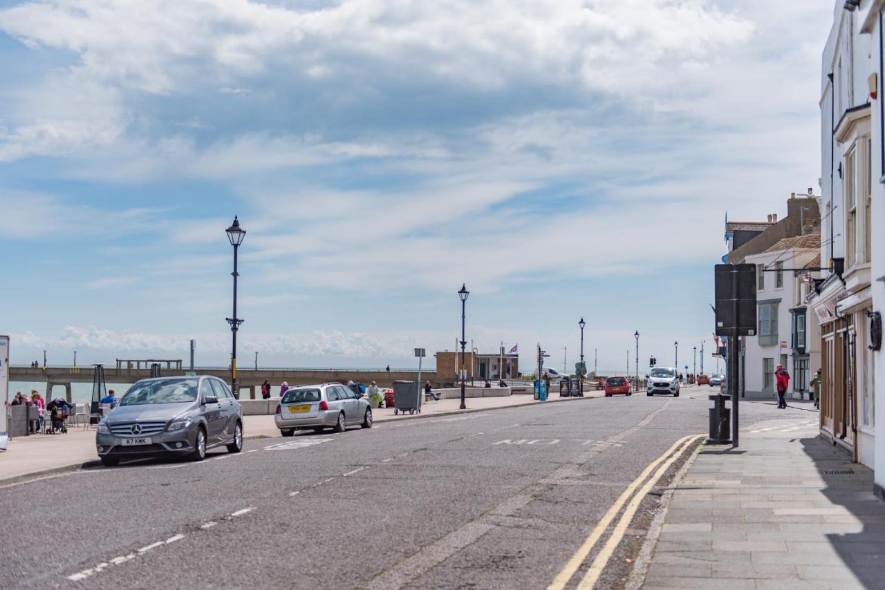 Blackhorse Loft - Spacious Apartment By The Sea Deal Exterior photo
